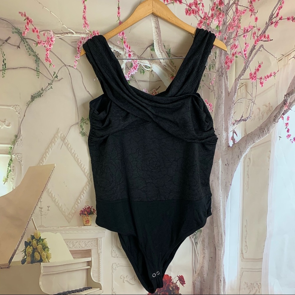 NEW TORRID KNIT CRISSCROSS OFF SHOULDER BODYSUIT - Picture 3 of 13